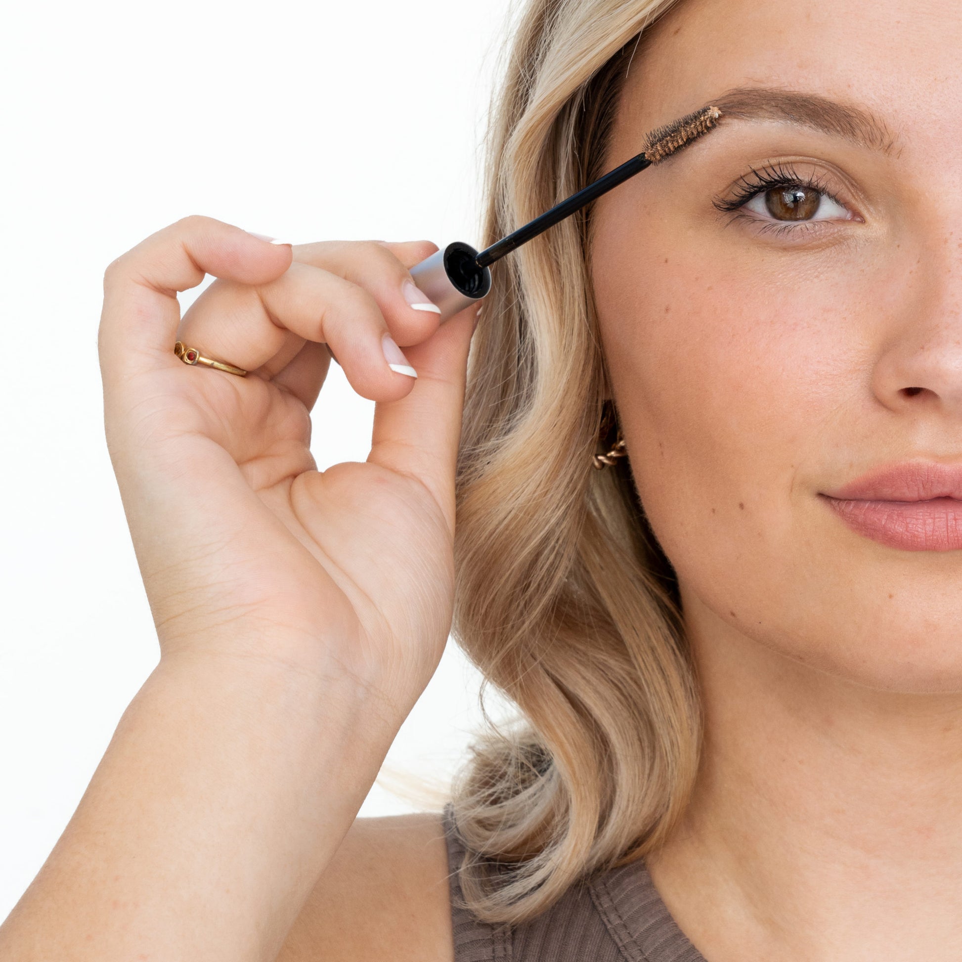 Gel à sourcils blond